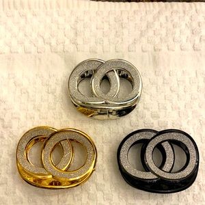 Sliver,gold,and black medium plastic hair clips